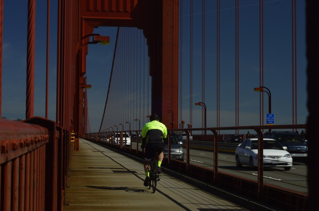 Los carriles especiales aumentan la seguridad vial para que las personas usen la bicicleta